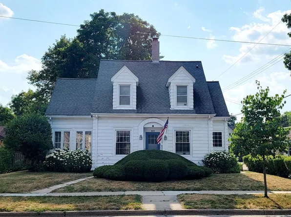 809 Oak Street, Baraboo, WI 53913