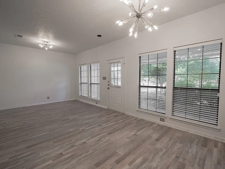 8201 Llano Ave — Photo 17