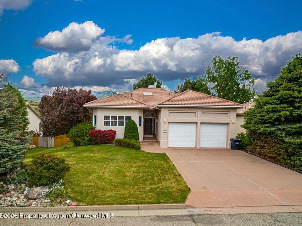 1st image of 33 Ridge View Pl