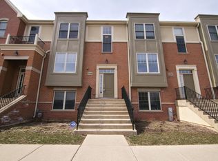 1192 Danforth Ct, Vernon Hills, IL 60061