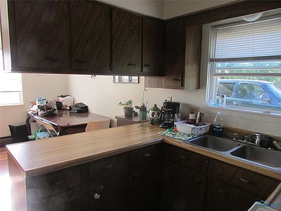 4th image of 203 Gardner Ave