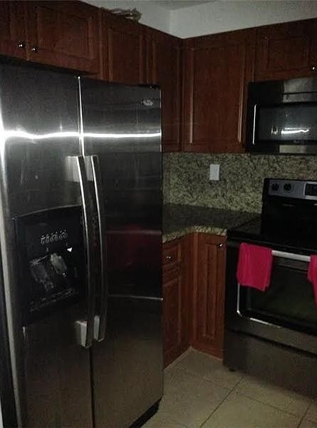 2nd image of 956 SW 143rd Ave #2206