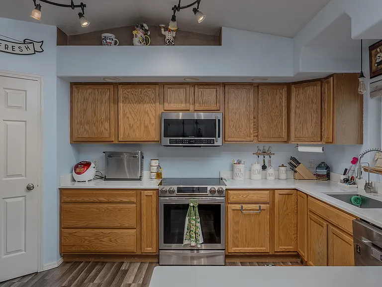 2331 Blue Sparkle Dr — Photo 17