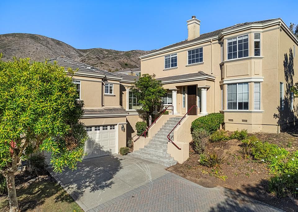 1st image of 18 Baypark Cir