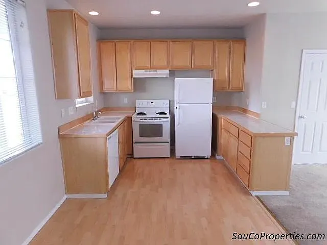 2 bed, 1008 sqft, $2,095 — Photo 4