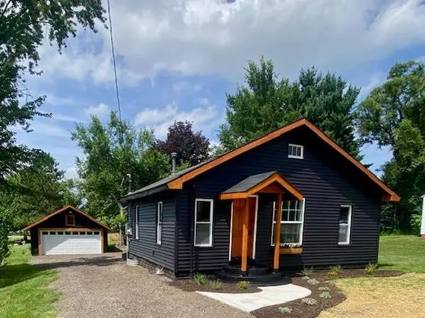 121 E Olds St, Hartford, MI 49057