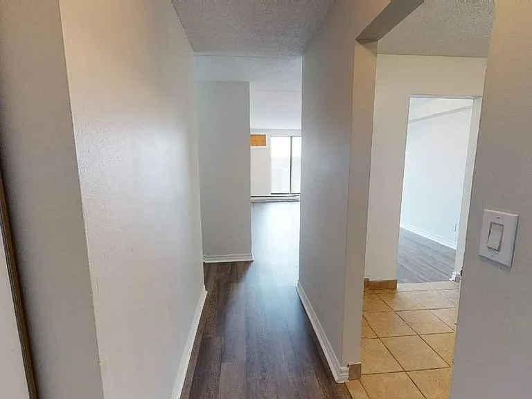2545 Lauzon Rd — Photo 7
