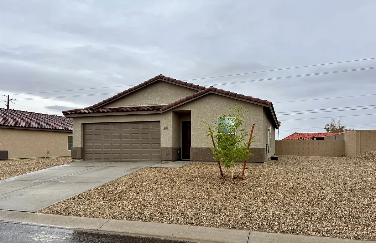 Building Photo - 2149 E Sand Creek Dr
