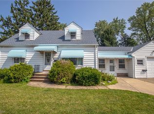 8202 Snow Rd, Parma, OH 44129