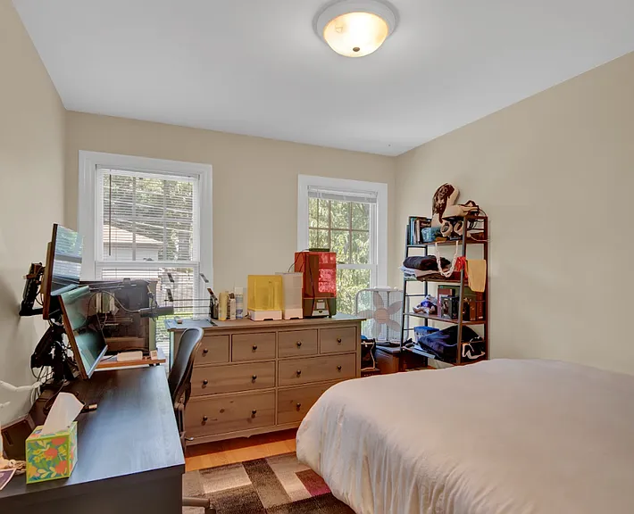 823 Hamlin St — Photo 12