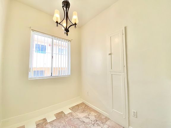 3rd image of 4846 Rosewood Ave APT 5
