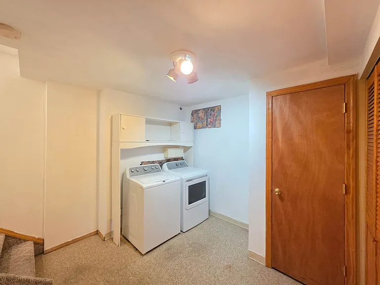 275 Skyline Dr — Photo 17