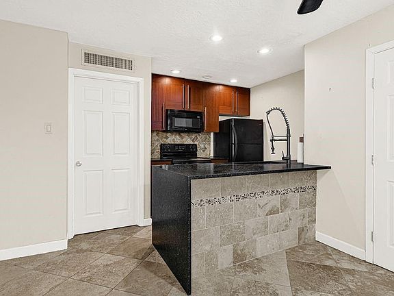 5th image of 3224 Timmons Ln APT 130