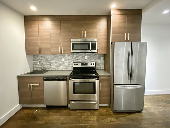 4th image of 201 Marion St #3LL