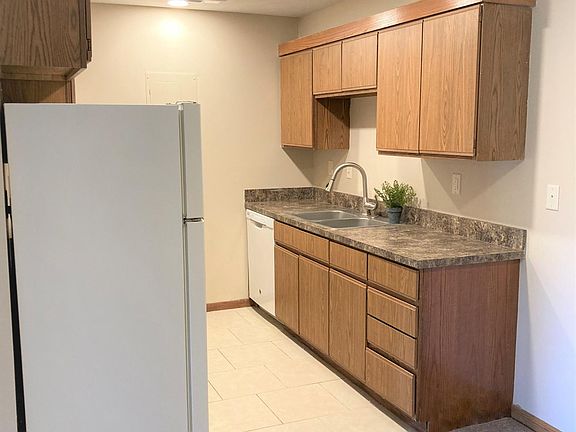 2nd image of 5110 Emerald Dr #26