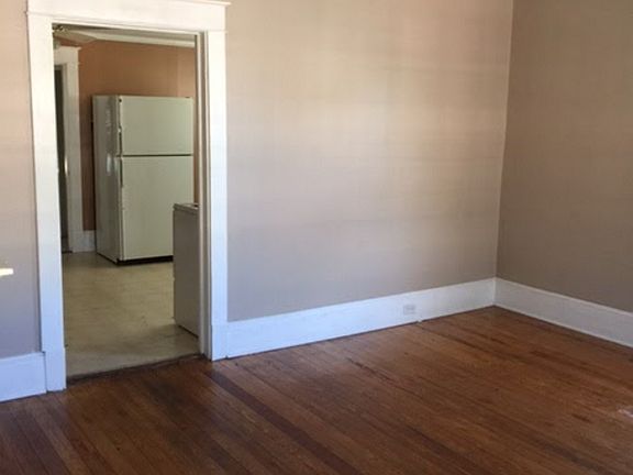 4th image of 227 Jackson Ave