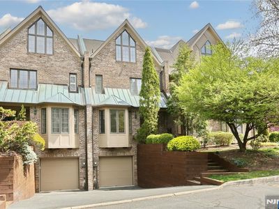 155 Ashley Pl, Park Ridge, NJ, 07656