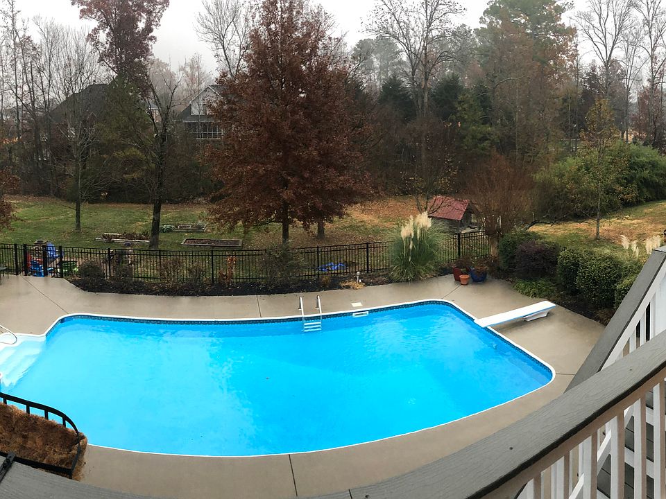 2nd image of 2855 Creekside Dr NW
