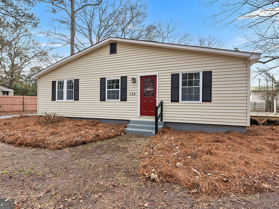 1st image of 135 Forest Ave