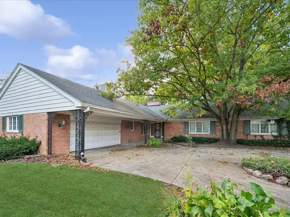 1080 Hillcrest Rd, Glencoe, IL 60022