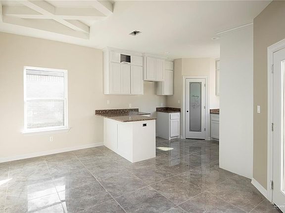 3rd image of 2805 Foxtail Palm Dr
