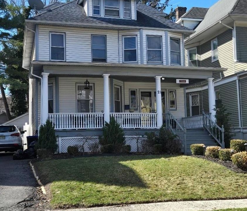 1st image of 21 Glenwood Pl