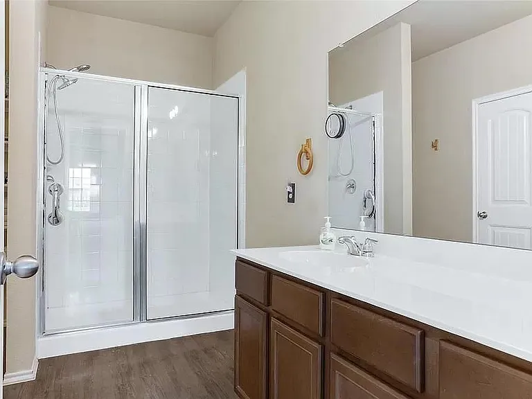 1402 Bent Grass Dr — Photo 24
