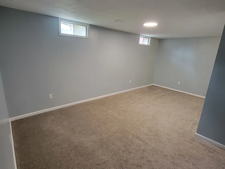 2128 Breton Rd SE — Photo 9
