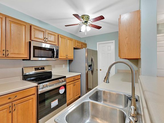 5th image of 125 Brentwood Dr. #A