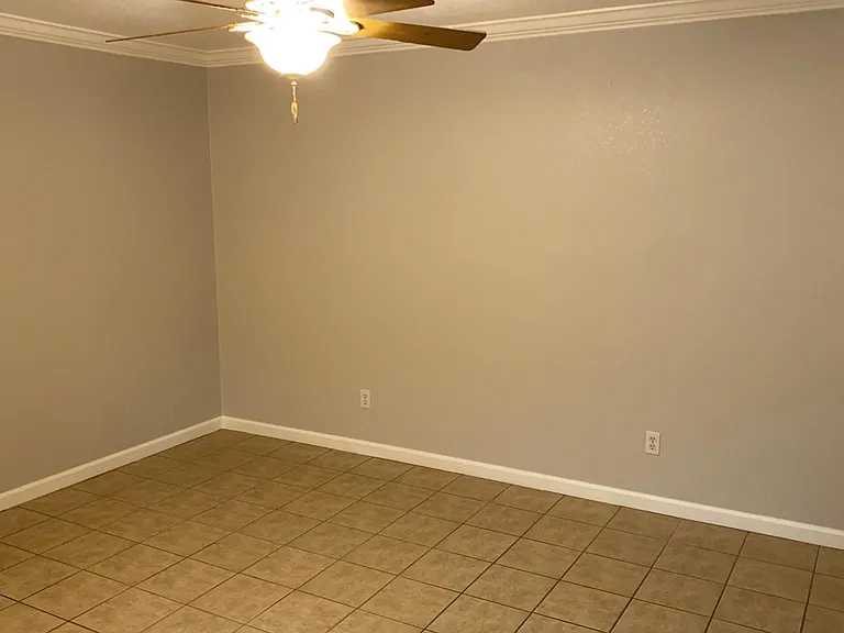 132 S Beverly Ave #132 — Photo 9