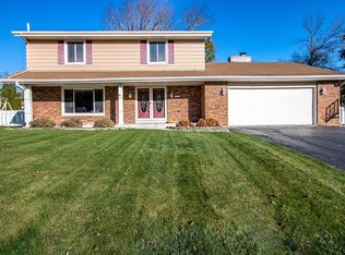 13720 W Wilbur Dr, New Berlin, WI 53151