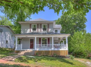 214 W Hickory St, Neosho, MO 64850