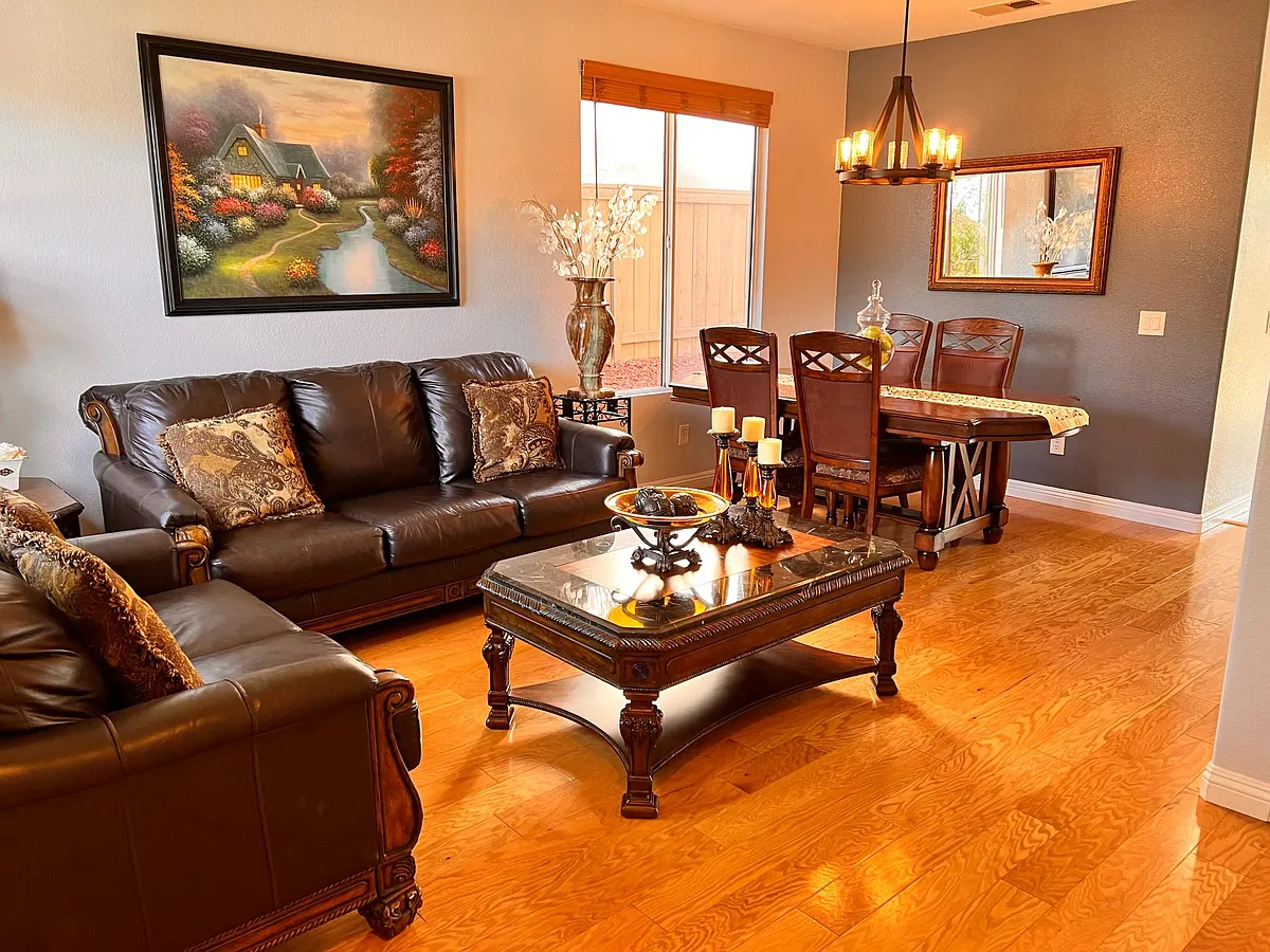 Building Photo - 2339 Poppy Hills Dr
