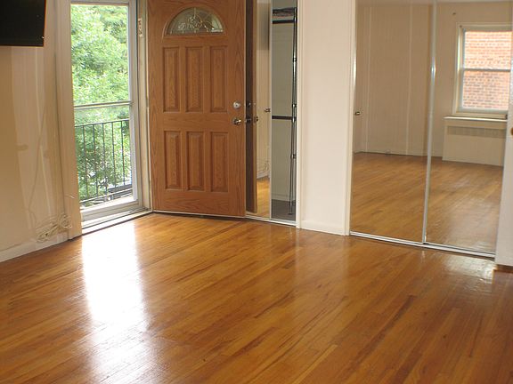 5th image of 6295 Broadway APT B9