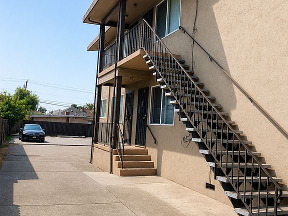 3rd image of 1009 62nd St APT E