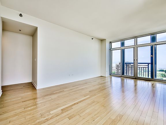 4th image of 1400 S Michigan Ave APT 2204