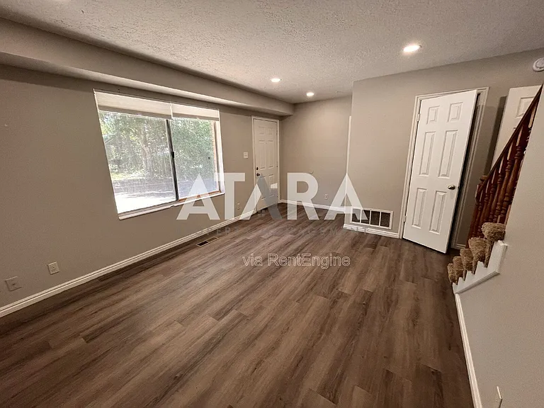 Pine Terrace — Photo 9