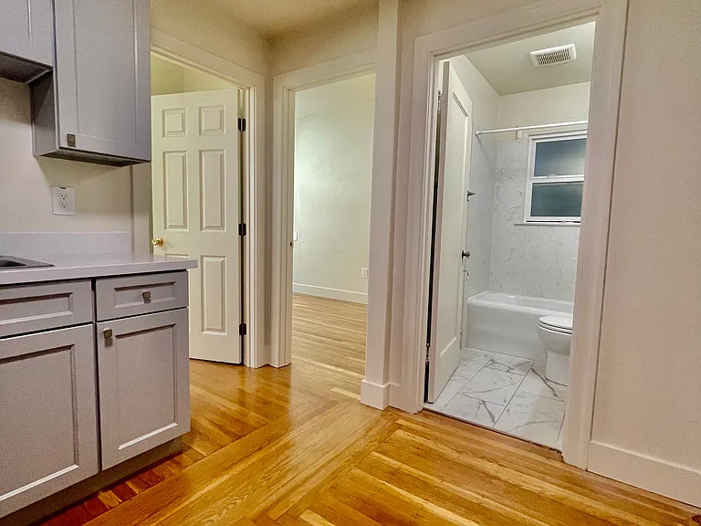 2125 Hearst Ave — Photo 15