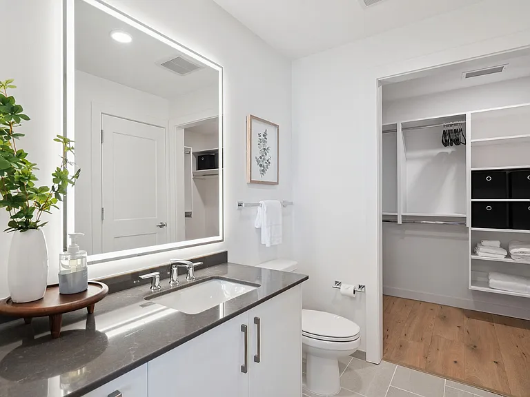 1212 Demonbreun St #2504 — Photo 16