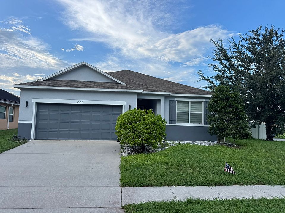 1st image of 2252 Plantation Oak Dr