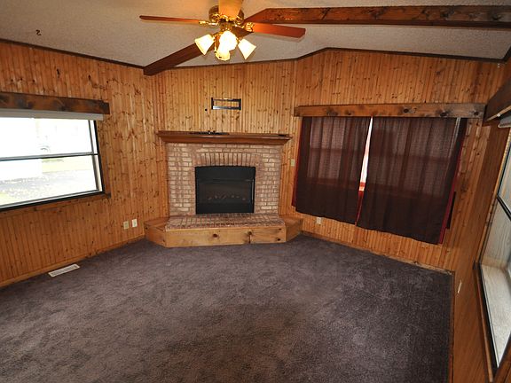 4th image of 946 Elm St