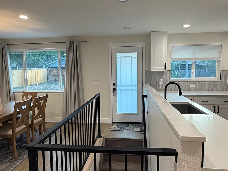 2131 S Gray St — Photo 7