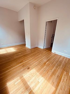 4th image of 369 W 51st St #2T