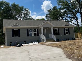 998 McKay Dr, Spring Lake, NC 28390