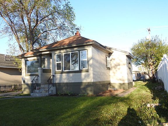 3rd image of 915 North Blvd