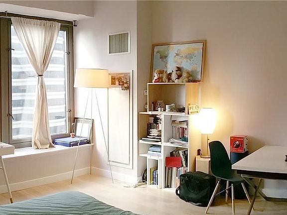 3rd image of 75 Wall St APT 32H