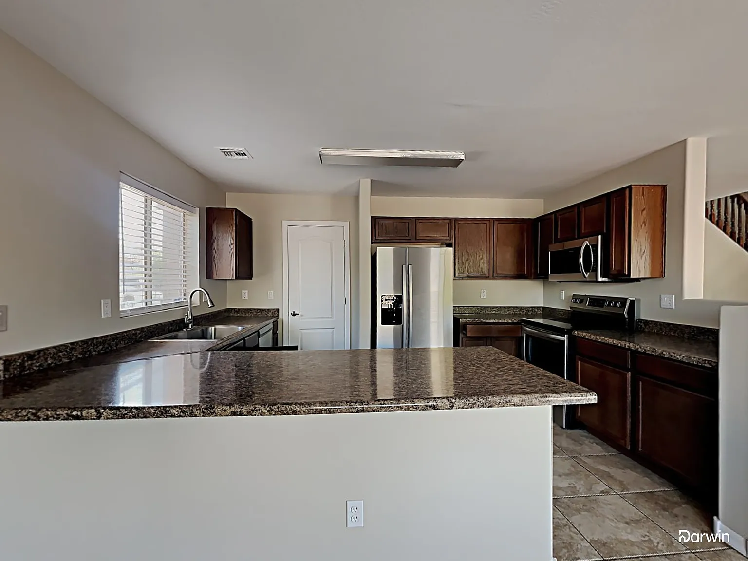 5 bed, 3.0 bath, 2321 sqft, $2,930 — Photo 2