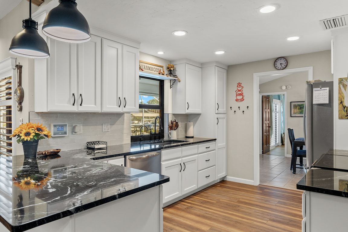 11-Kitchen 2