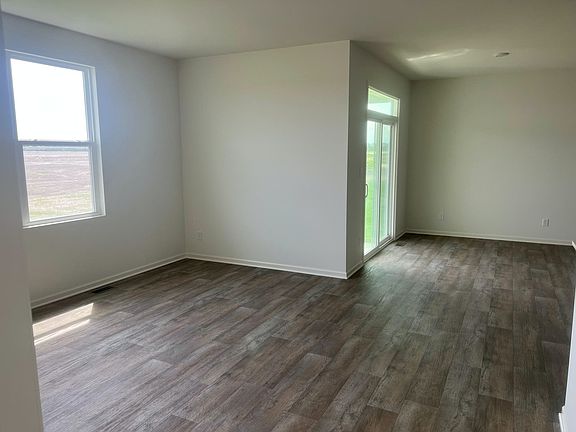 3rd image of 7641 W 105th Pl