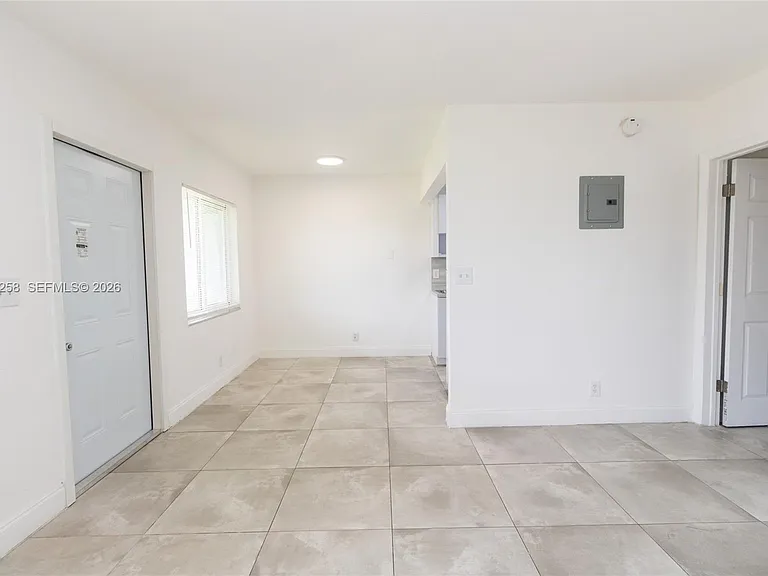 831 NW 1st Ave #4 — Photo 8